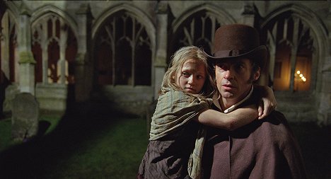 Isabelle Allen, Hugh Jackman - Les Misérables - Filmfotos
