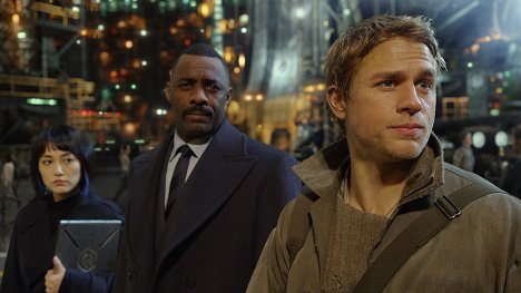 Rinko Kikuči, Idris Elba, Charlie Hunnam - Pacific Rim - Útok na Zemi - Z filmu