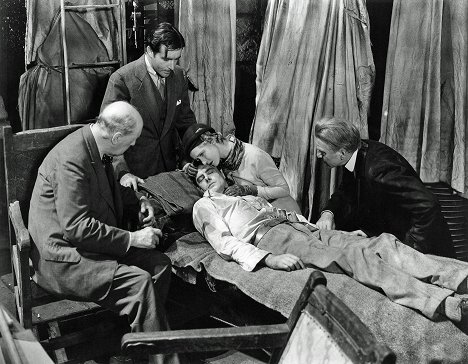 John Boles, Colin Clive, Mae Clarke, Edward Van Sloan - Frankenstein - Kuvat elokuvasta