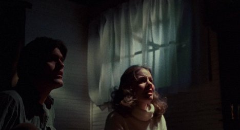 Bruce Campbell, Betsy Baker - Evil Dead - Kuvat elokuvasta