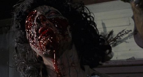 Theresa Tilly - Evil Dead - Kuvat elokuvasta