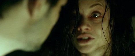 Jane Levy - Evil Dead - Van film