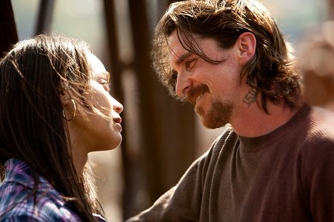 Zoe Saldana, Christian Bale - Pryč od pece - Z filmu