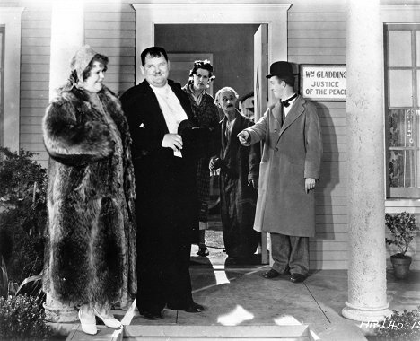 Babe London, Oliver Hardy, Ben Turpin, Stan Laurel - Our Wife - Photos