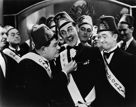 Oliver Hardy, Charley Chase, Stan Laurel - Die Wüstensöhne - Filmfotos