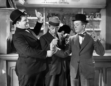 Oliver Hardy, Stan Laurel - Merimiehiä ja maakrapuja - Kuvat elokuvasta