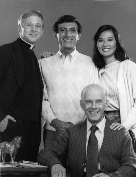 William Christopher, Jamie Farr, Harry Morgan, Rosalind Chao - After M*A*S*H - Promokuvat