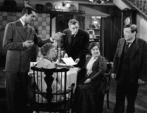 Cary Grant, Jean Adair, Edward Everett Horton, Josephine Hull, Peter Lorre - Arsenic and Old Lace - Photos