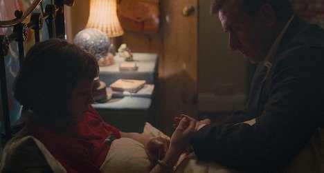 Eloise Laurence, Tim Roth - Broken - Van film