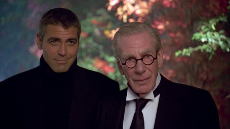 George Clooney, Michael Gough - Batman & Robin - Filmfotos