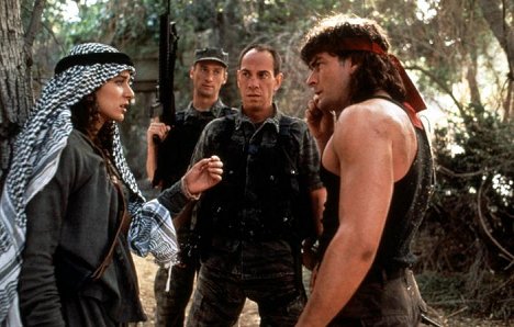 Valeria Golino, Ryan Stiles, Miguel Ferrer, Charlie Sheen - Hot Shots 2 - Z filmu