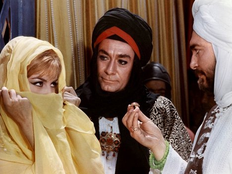 Michèle Mercier, Jean-Claude Pascal, Aly Ben Ayed - Angélique y el Sultán - De la película