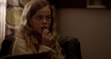 Megan Charpentier - Mama - Z filmu