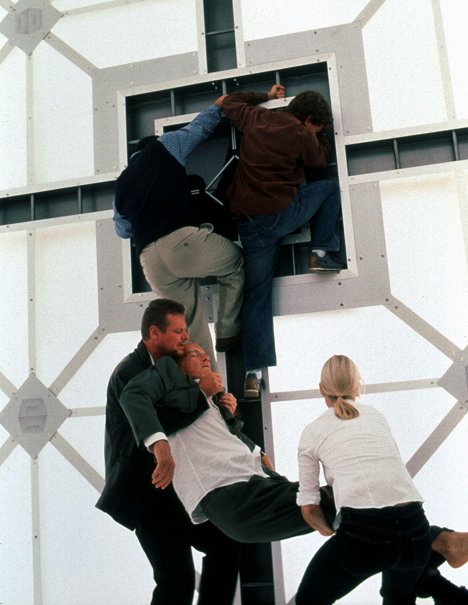 Geraint Wyn Davies, Bruce Gray - Cube 2: Hypercube - Kuvat elokuvasta