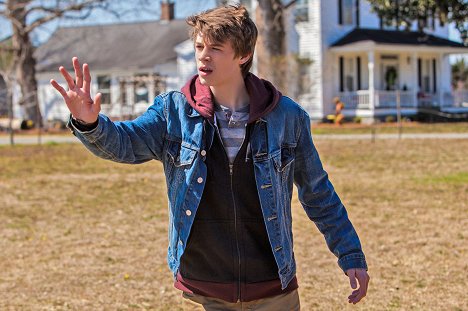 Colin Ford - Under the Dome - Pilot - Photos