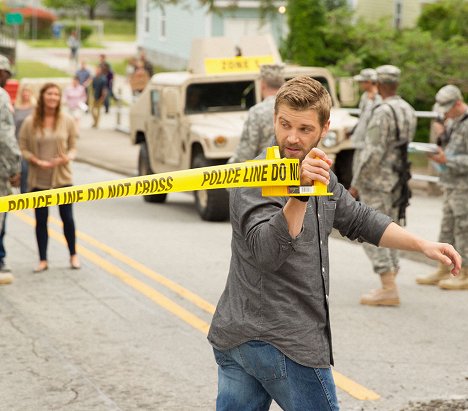 Mike Vogel - Under the Dome - Photos