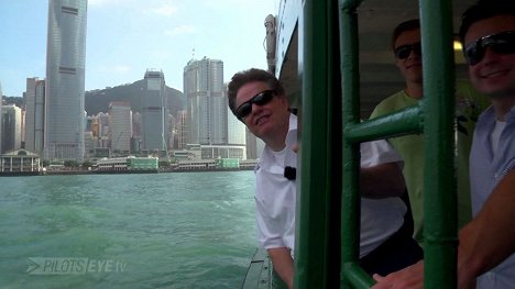 Joe Moser, Alexander Klatt, Wojciech Blenski - PilotsEYE.tv: Hong Kong - Filmfotos