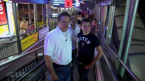 Joe Moser, Alexander Klatt, Wojciech Blenski - PilotsEYE.tv: Hong Kong - Photos