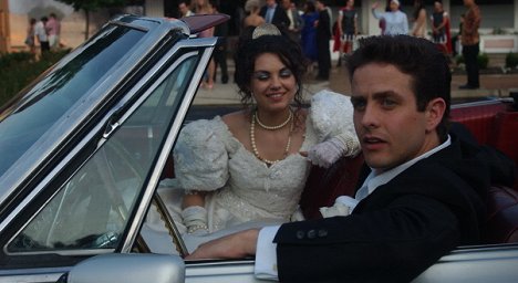 Mila Kunis, Joey McIntyre - Tony 'n' Tina's Wedding - Filmfotos