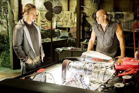 Paul Walker, Vin Diesel - Fast & Furious - Neues Modell. Originalteile. - Filmfotos