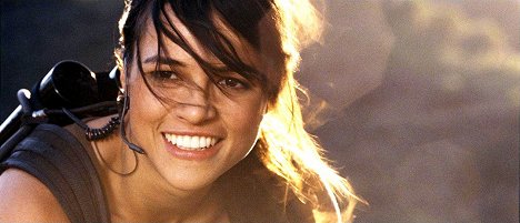 Michelle Rodriguez - Fast & Furious - Neues Modell. Originalteile. - Filmfotos