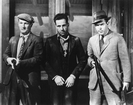 Joe Sawyer, Humphrey Bogart, Adrian Morris - Zkamenělý les - Z filmu