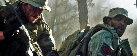 Mark Wahlberg, Taylor Kitsch - Lone Survivor - Filmfotos