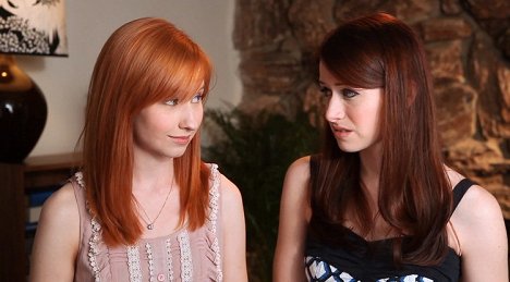 Mary Kate Wiles, Ashley Clements - The Lizzie Bennet Diaries - Photos