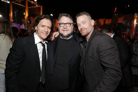 Clifton Collins Jr., Guillermo del Toro, Max Martini - Pacific Rim - Hyökkäys Maahan - Tapahtumista