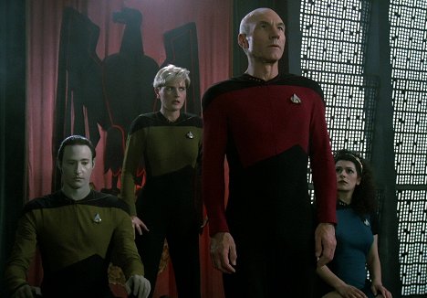Brent Spiner, Denise Crosby, Patrick Stewart, Marina Sirtis - Star Trek: Az új nemzedék - Encounter at Farpoint - Filmfotók