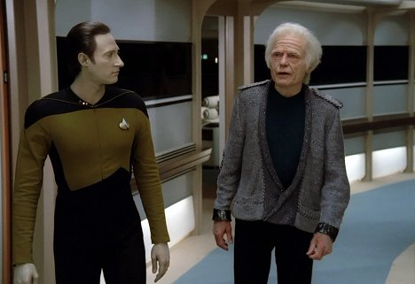 Brent Spiner, DeForest Kelley - Star Trek: The Next Generation - Encounter at Farpoint - Photos
