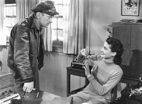 Kenneth Tobey, Margaret Sheridan - The Thing from Another World - Photos