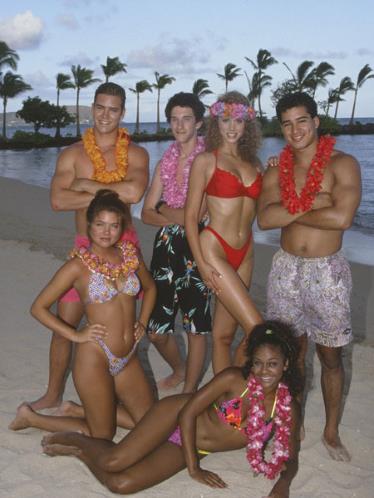 Mark-Paul Gosselaar, Tiffani Thiessen, Dustin Diamond, Elizabeth Berkley, Lark Voorhies, Mario Lopez - Saved by the Bell: Hawaiian Style - Promokuvat