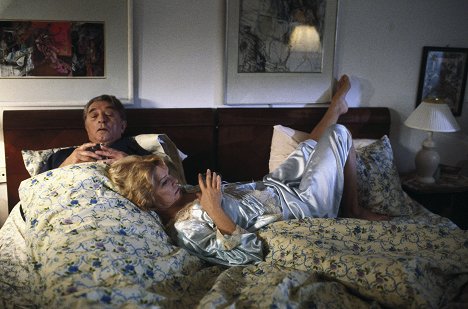 Robert Mitchum, Ellen Burstyn - The Ambassador - Photos