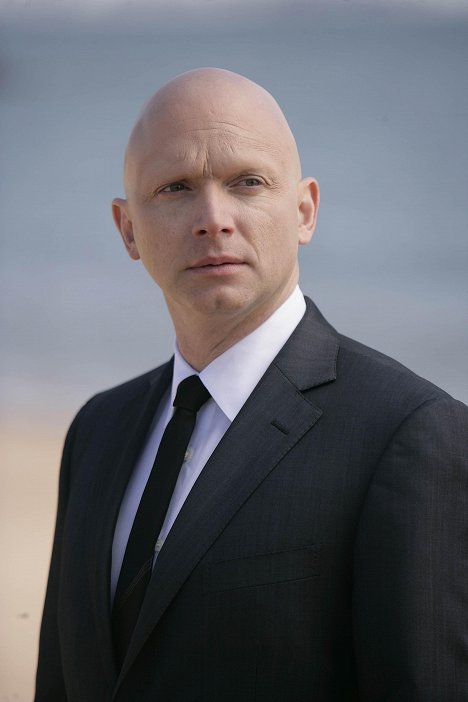 Michael Cerveris - Fringe - There's More Than One of Everything - Z filmu