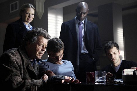 John Noble, Anna Torv, Lance Reddick, Joshua Jackson - Fringe - Grenzfälle des FBI - Die Bürde - Filmfotos