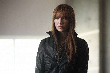 Anna Torv - Fringe - Over There: Part 2 - Photos