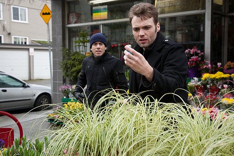 Kirk Acevedo, Seth Gabel - Fringe - Grenzfälle des FBI - Blutlinie - Filmfotos