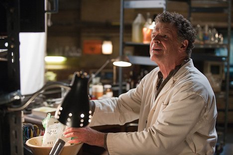 John Noble - Fringe - Neither Here Nor There - Z filmu