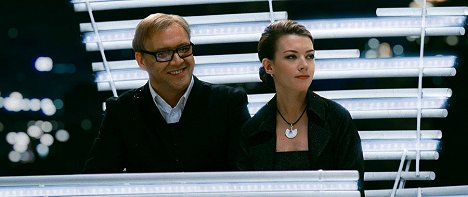 Maksim Sukhanov, Justine Waddell - Mišeň - De la película