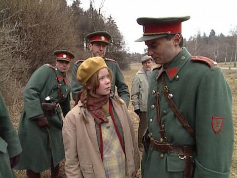 Martina Holomčíková, Ivan Trojan - Četnické humoresky - Krkatá bába - De la película