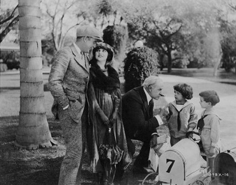 Wallace Reid, Agnes Ayres - Too Much Speed - Photos