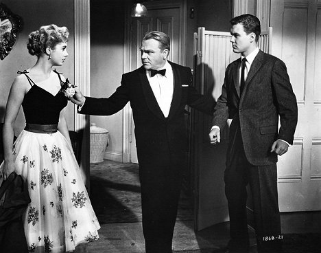 Shirley Jones, James Cagney - Never Steal Anything Small - Photos