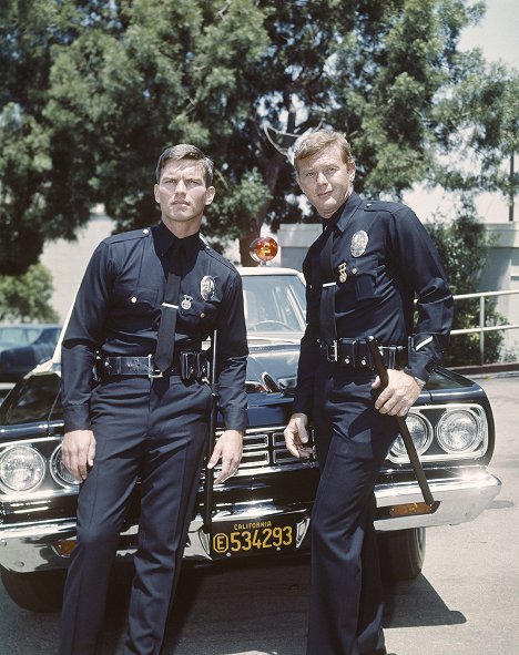 Kent McCord, Martin Milner - Adam-12 - Van film