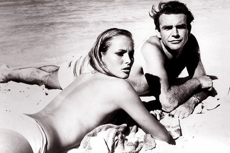 Ursula Andress, Sean Connery - James Bond 007 jagt Dr. No - Filmfotos
