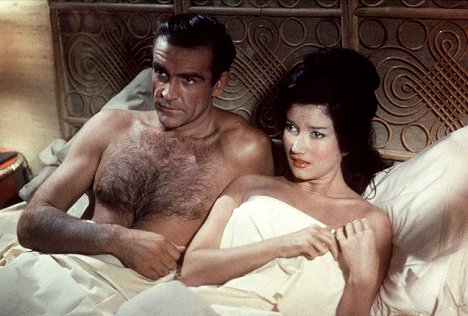 Sean Connery, Zena Marshall - James Bond 007 jagt Dr. No - Filmfotos