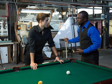 Aaron Tveit, Gbenga Akinnagbe - Graceland - Ügynökjátszma - Filmfotók