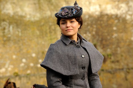 Samantha Barks - The Christmas Candle - Kuvat elokuvasta