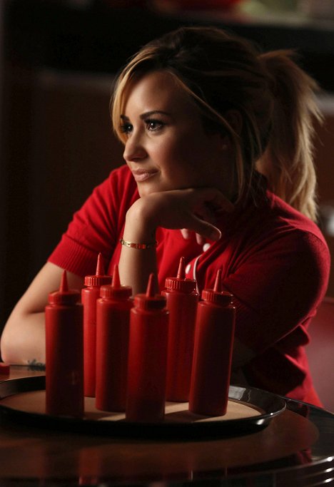 Demi Lovato - Glee - Photos
