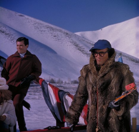 Robert Q. Lewis - Párty na lyžích - Z filmu